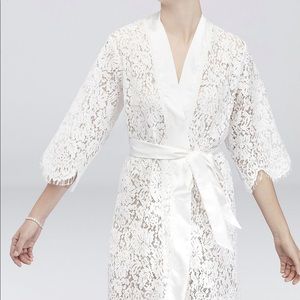 David’s Bridal Lace Robe M